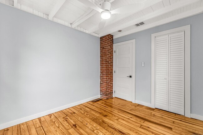 Building Photo - 155 Broadway