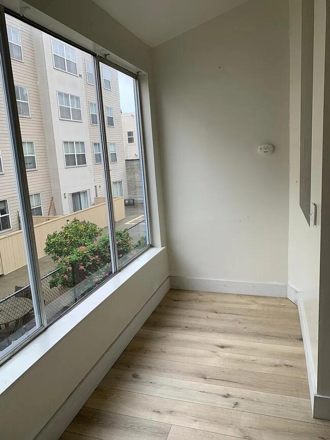 Building Photo - 525 Natoma St