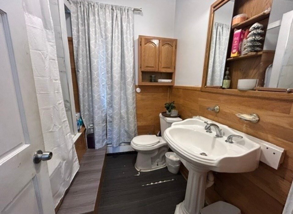 Bathroom - 42 Haverford St