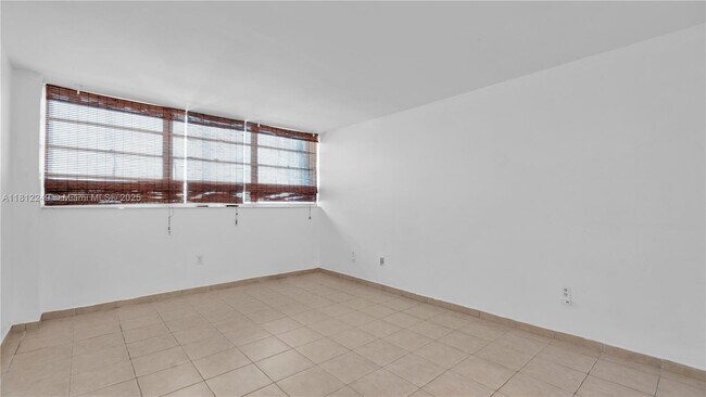 Building Photo - 13155 Ixora Ct