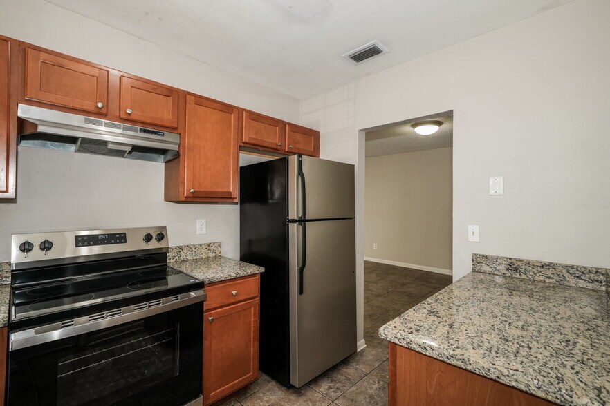 Building Photo - 5105 Chamber Ct