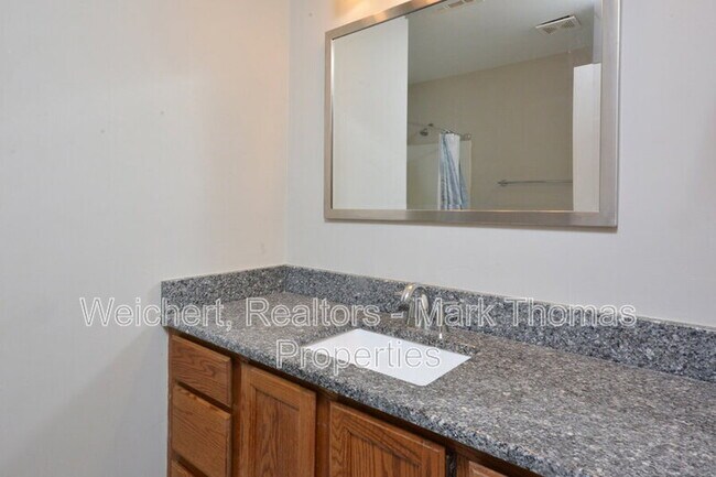 Building Photo - 104 Gatehouse Ln