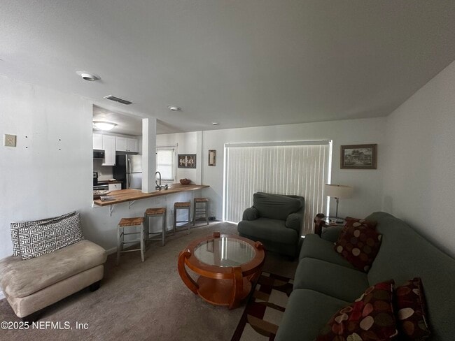 Building Photo - 1662 Hawaii Dr E