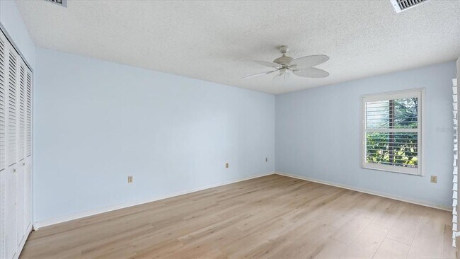 Building Photo - 5350 Myrtle Wood