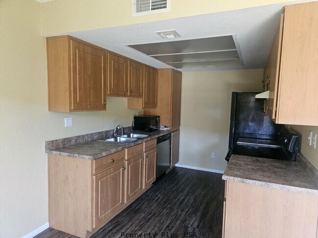 Building Photo - 3810 N Maryvale Pkwy