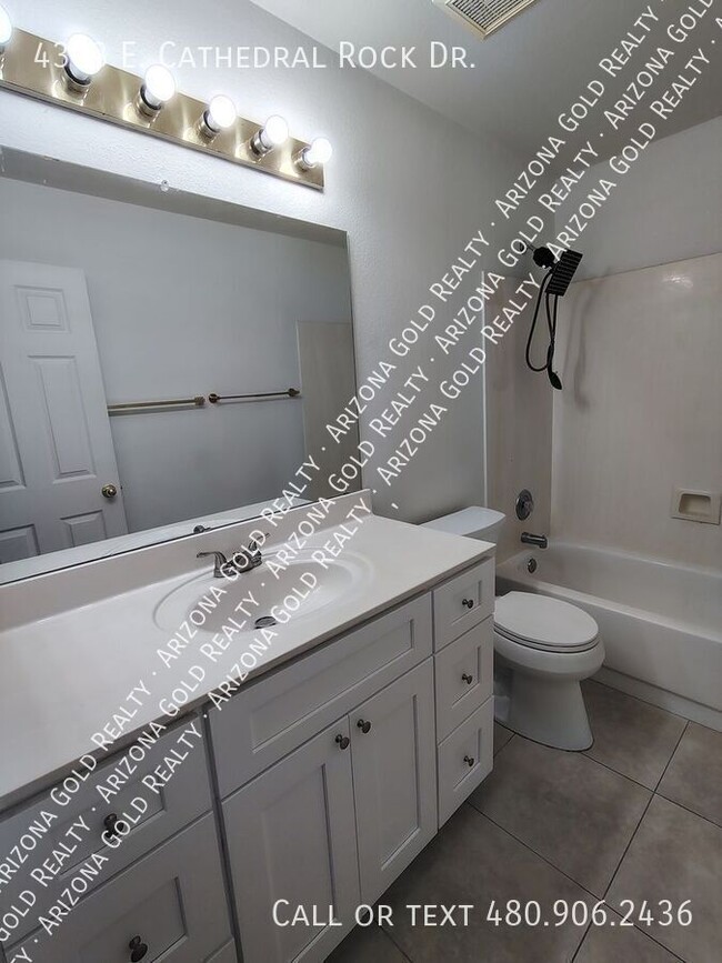 Building Photo - 4303 E Cathedral Rock Dr