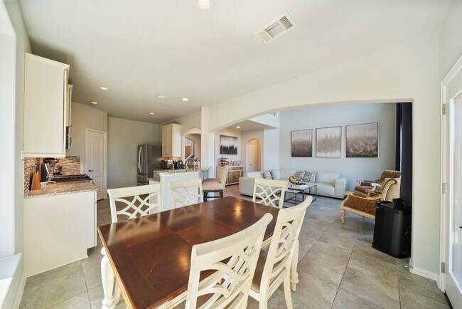 Building Photo - 1707 Benbrook Hollow Ln