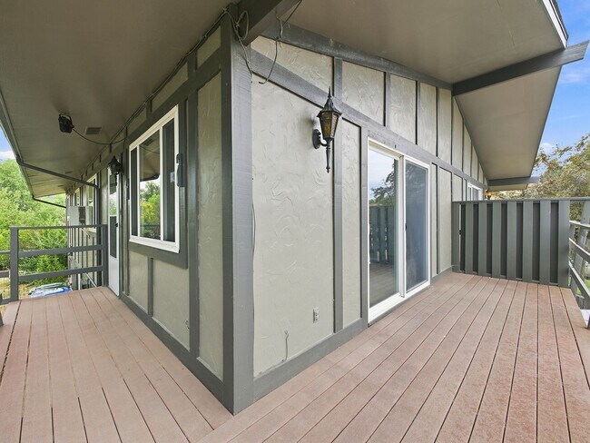 Building Photo - 1428 W 25th St