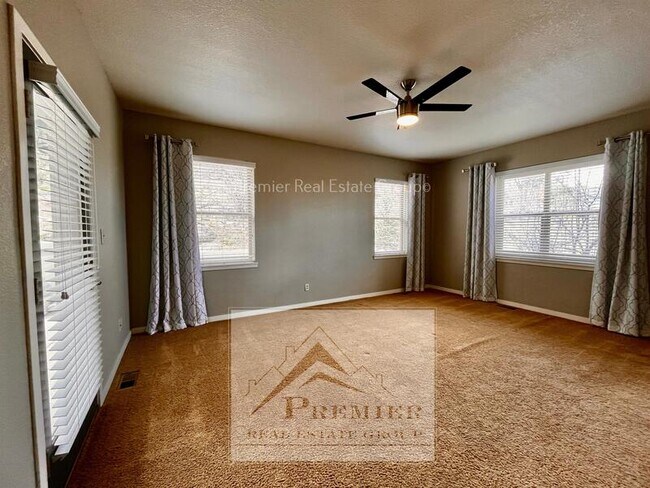 Building Photo - 240 Haversham Dr