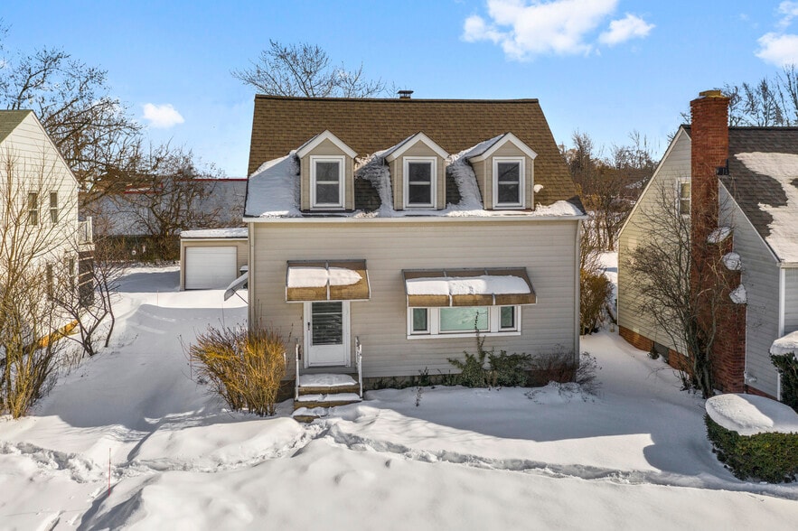 Primary Photo - 1515 Longwood Dr