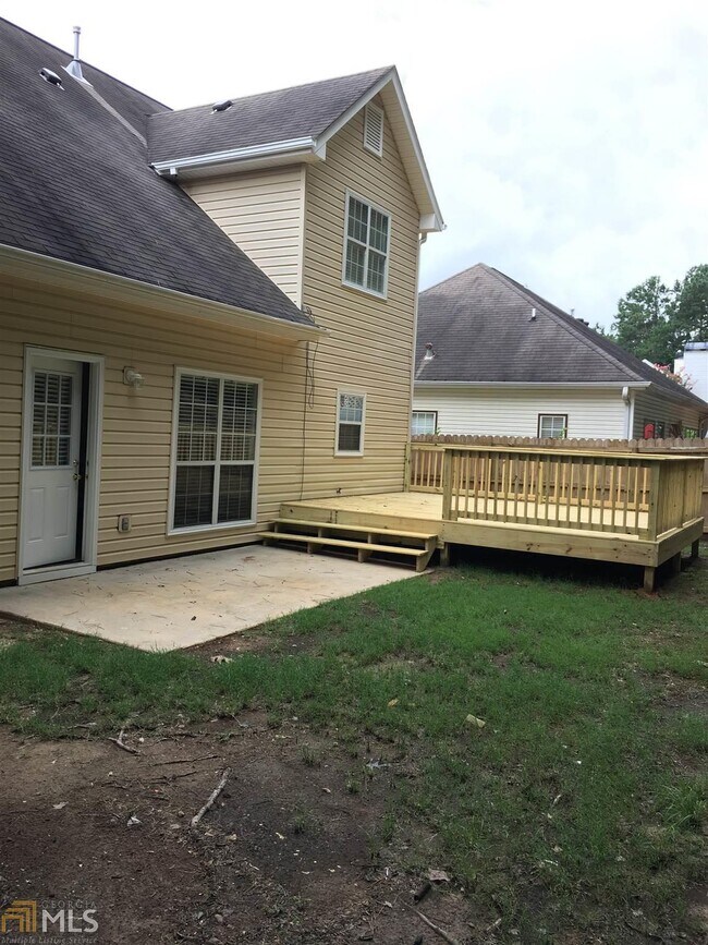 Building Photo - 111 Clarin Way