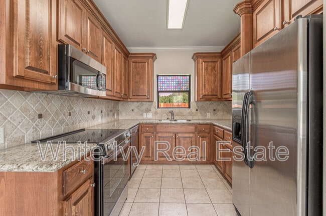 Building Photo - 2121 Normal Park Dr