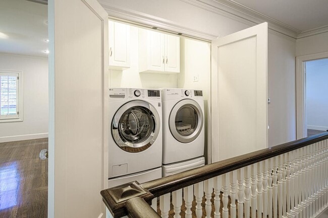 Building Photo - 719 W Poplar Ave