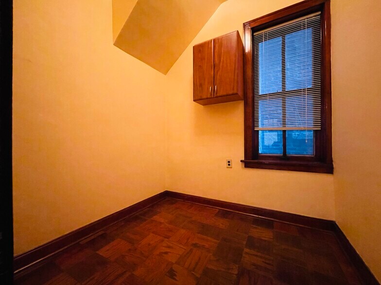 Building Photo - 2641 S Princeton Ave