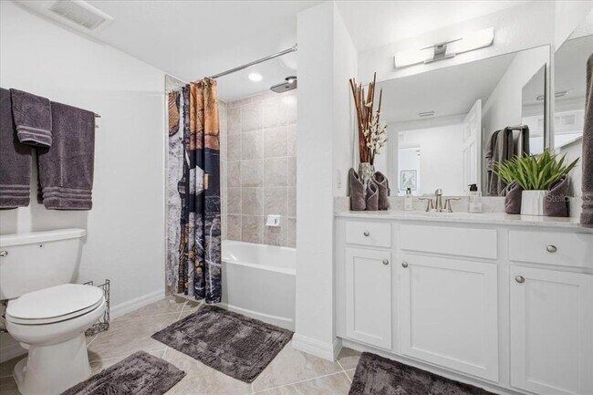 Building Photo - 10792 Tarflower Dr