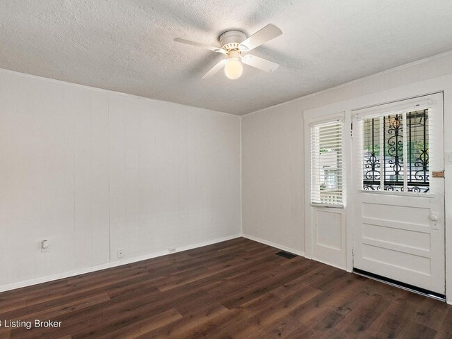 Building Photo - 1406 Walter Ave