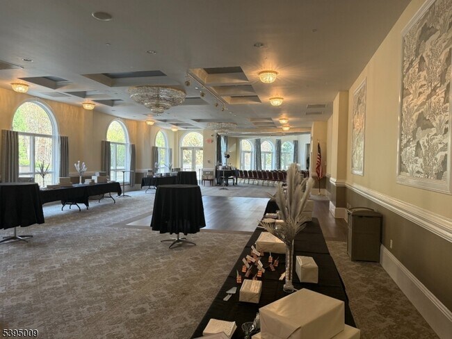 Building Photo - 3102 Cleveland Ln