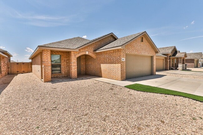 Building Photo - "Charming 3-Bed, 2-Bath Haven with 1,615 Sq Ft in Lubbock's Cozy Kirksey Avenue!" Half off first ...