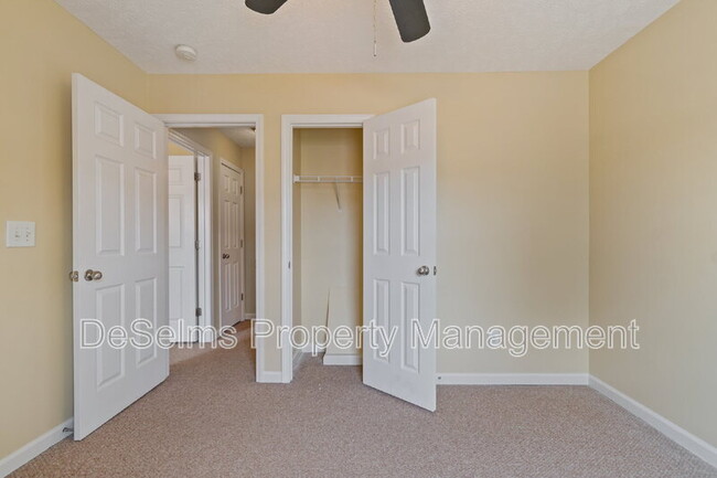 Building Photo - 612 Spence Enclave Way