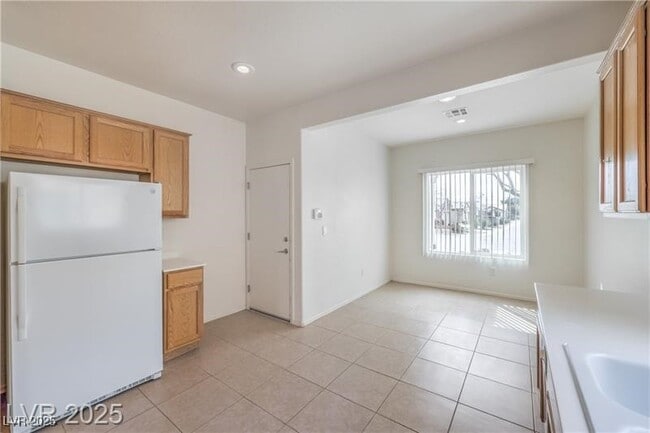 Building Photo - 3520 Kittiwake Rd