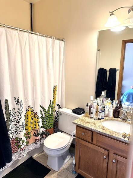 Building Photo - 1159 E Addison Ave