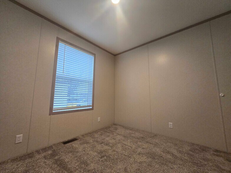 Building Photo - 52705 Van Buren Dr