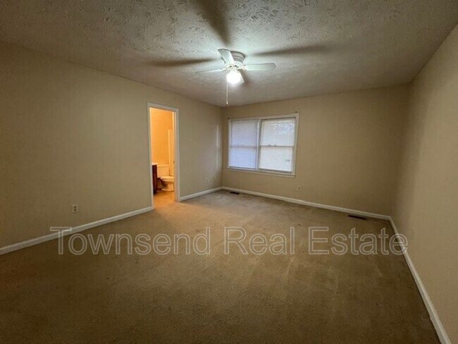 Building Photo - 3330 Crosswinds Dr