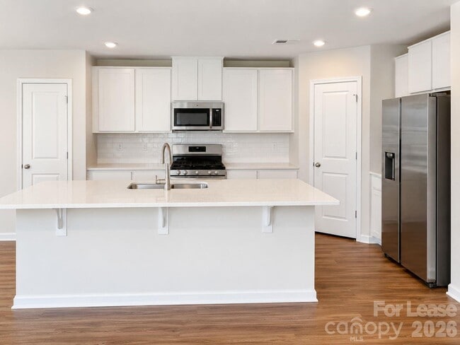 Building Photo - 166 Brentwood Dr