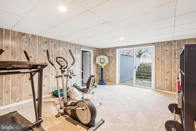 Building Photo - 5706 Johnson St