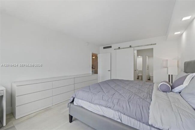 Building Photo - 5700 Collins Ave
