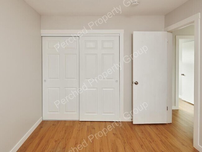 Building Photo - 15533 NE Glisan St