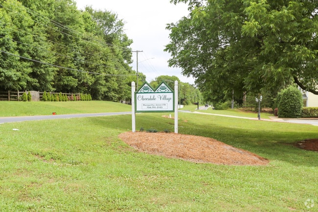 Building Photo - Cloverdale Village