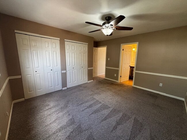 Building Photo - Cute 5 Bedroom 3 Bath Single Family Home