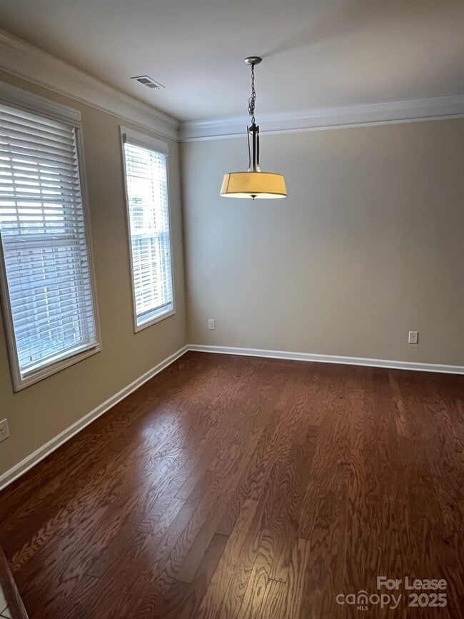 Building Photo - 2207 Eversham Dr NW