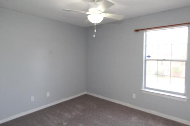 Building Photo - 2BD/1.5BA Townhouse in Foxborough – Availa...