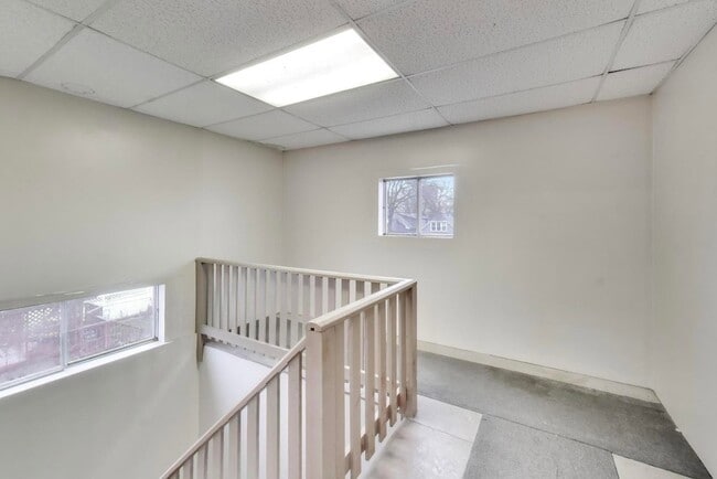 Building Photo - 5150 W Carmen Ave