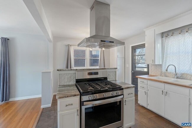 Building Photo - 905 Druid Ave