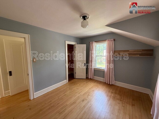 Building Photo - 2185 N 70th St
