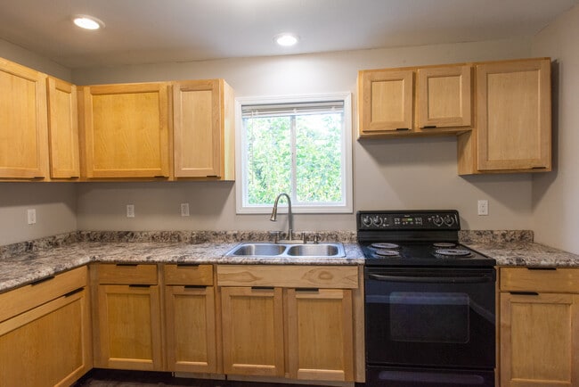 Building Photo - 1353 Bissell St