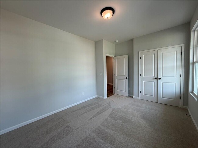 Building Photo - 139 Jacobs Hollow St