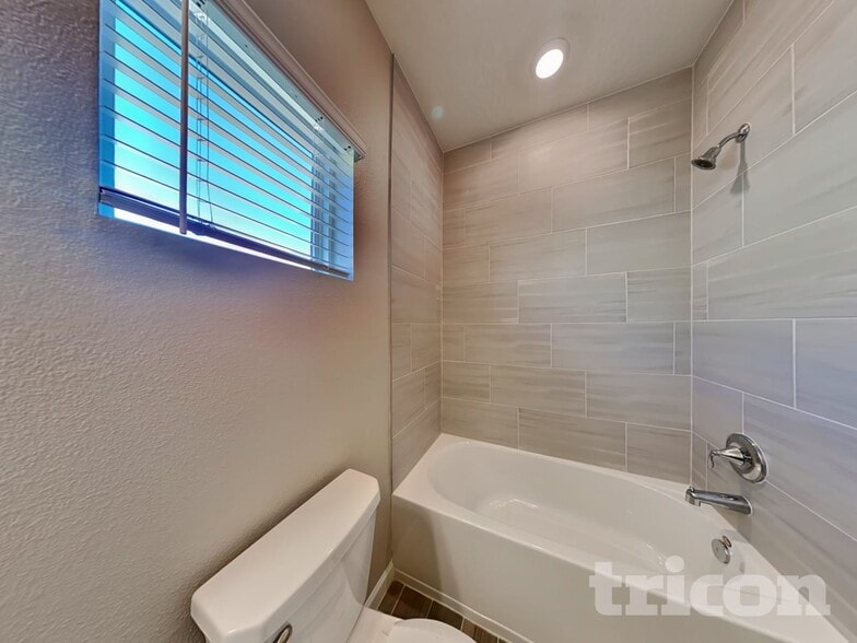 Building Photo - 38 Athens Dr