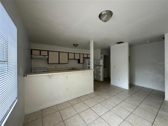 Building Photo - 912 Pine Ave