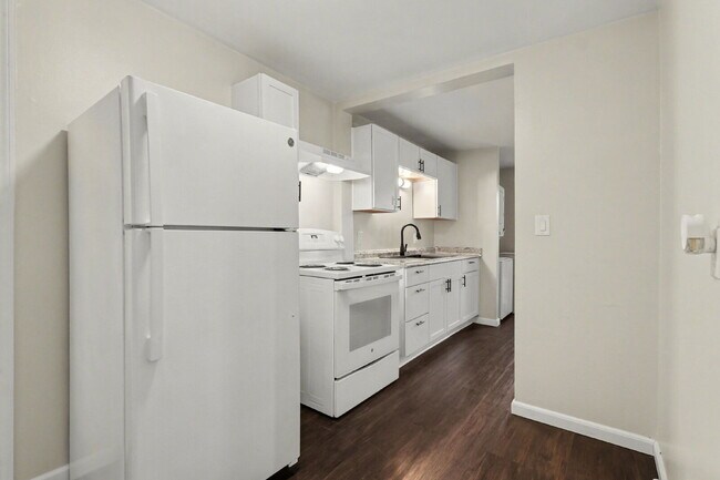 Building Photo - Updated 1 Bedroom Rental Close To Downtown $850/month