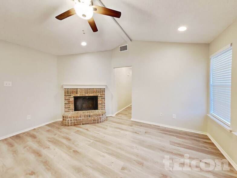 Building Photo - 14605 Otoe Dr