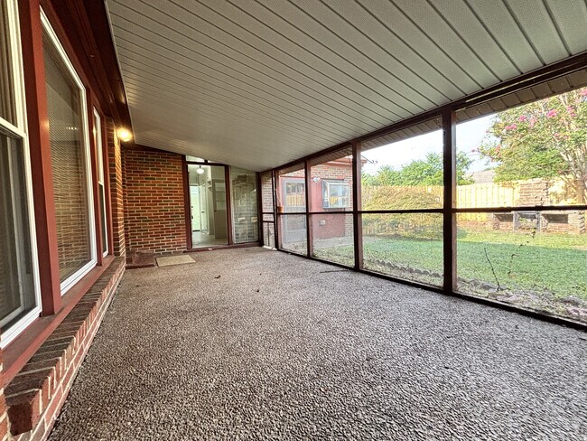 Building Photo - 1301 Richland Pl