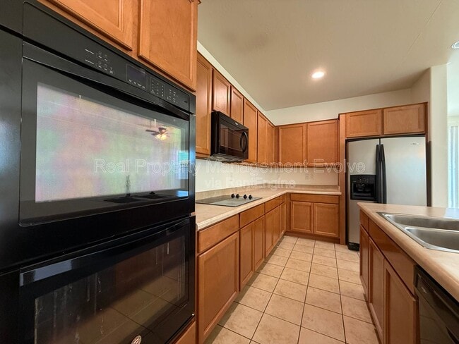 Building Photo - 15811 W Banff Ln