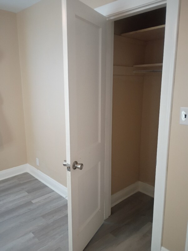 Building Photo - 3502 River Park Dr