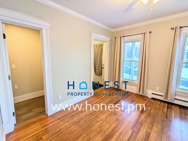 Building Photo - 18 Warren St