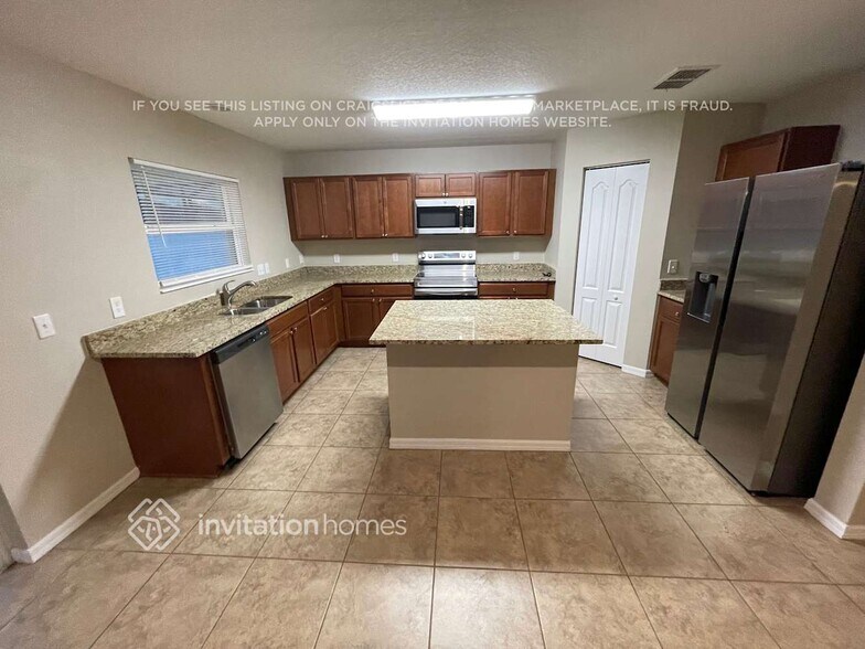 Building Photo - 10153 Winding River Rd