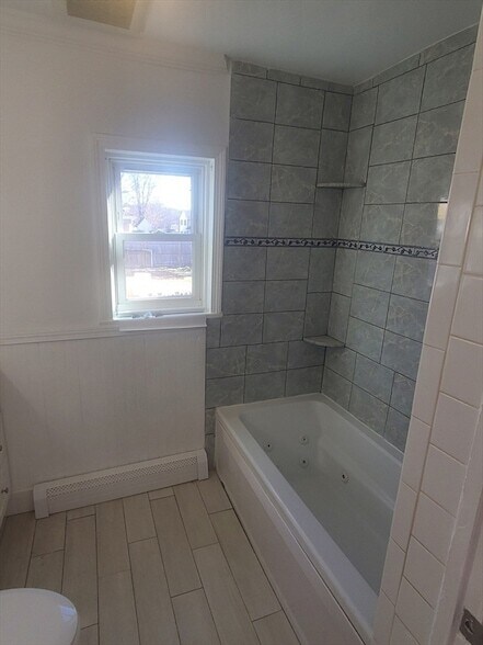 Building Photo - 232 North St